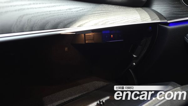 Mercedes-Benz E-Class 2023, фото 29