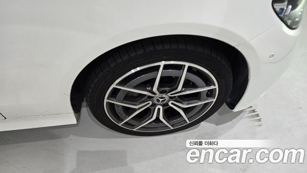 Mercedes-Benz E-Class 2022, фото 5