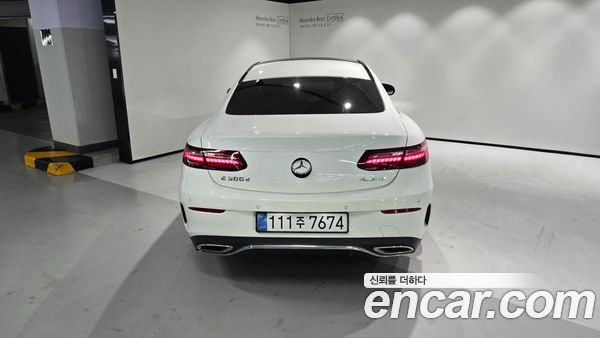 Mercedes-Benz E-Class 2022, фото 7