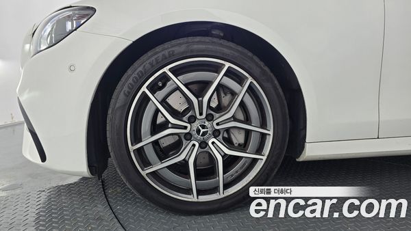 Mercedes-Benz E-Class 2021, фото 5