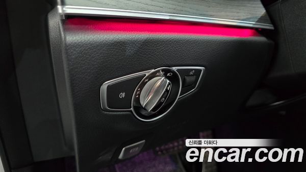 Mercedes-Benz E-Class 2021, фото 26