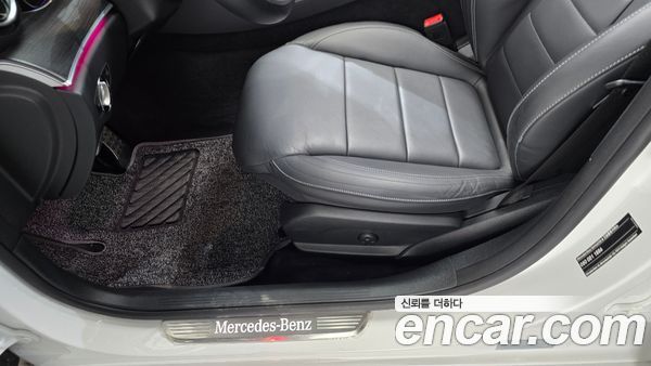 Mercedes-Benz E-Class 2021, фото 30