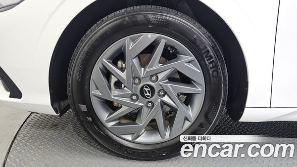 Hyundai Elantra 2025, фото 5