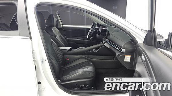 Hyundai Elantra 2025, фото 16
