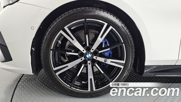 BMW 5 Series 2024, фото 5