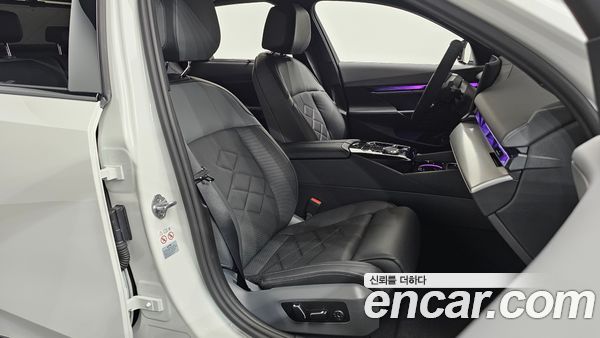 BMW 5 Series 2024, фото 16