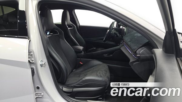 Hyundai Elantra 2023, фото 16