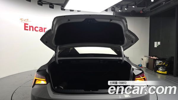 Hyundai Elantra 2023, фото 31