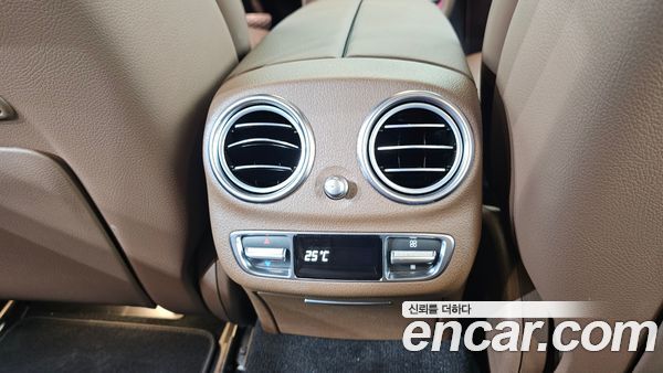 Mercedes-Benz E-Class 2023, фото 31