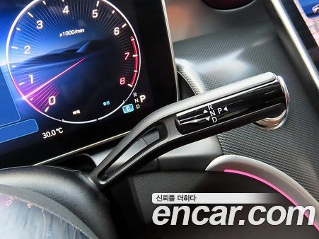 Mercedes-Benz GLC 2025, фото 9