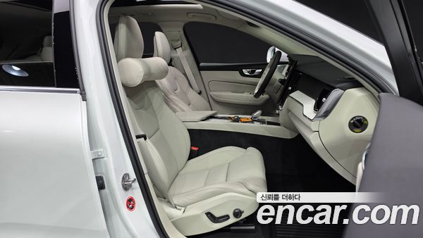 Volvo XC60 2026, фото 16