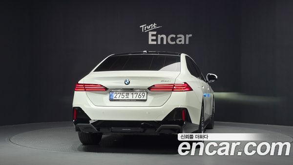 BMW 5 Series 2026, фото 4