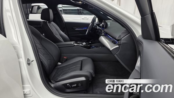 BMW 5 Series 2026, фото 17