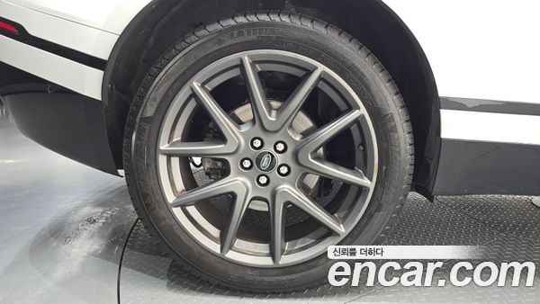 Land Rover Range Rover Velar 2021, фото 5