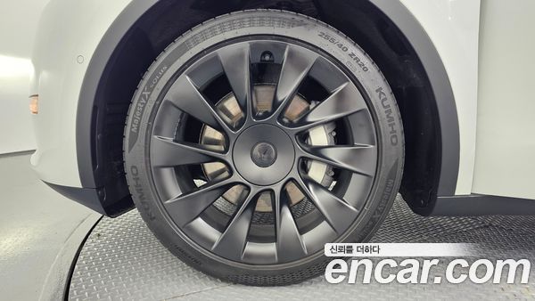 Tesla Model Y 2022, фото 4