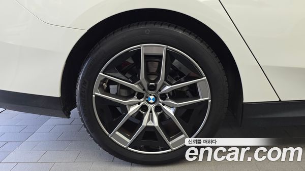 BMW 5 Series 2024, фото 5