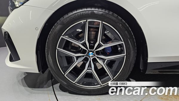 BMW 5 Series 2025, фото 5
