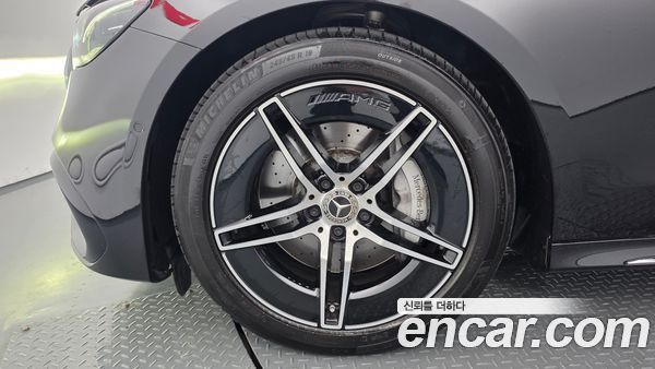 Mercedes-Benz E-Class 2024, фото 4