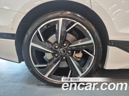 Audi A6 e-Tron 2025, фото 5