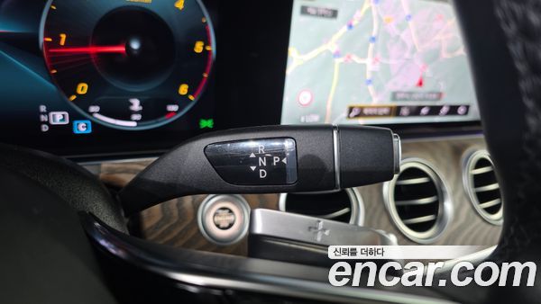 Mercedes-Benz E-Class 2021, фото 12