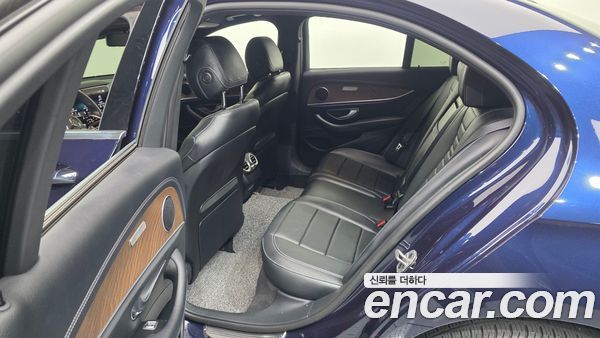 Mercedes-Benz E-Class 2021, фото 16