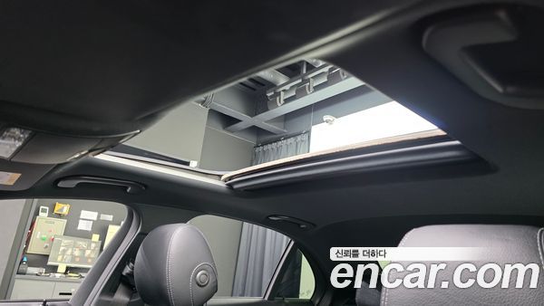 Mercedes-Benz E-Class 2021, фото 29