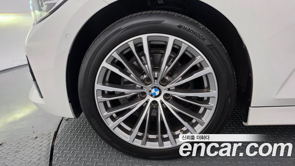 BMW 3 Series 2021, фото 5