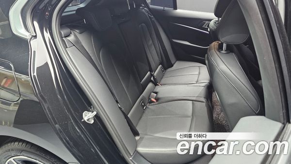 BMW 1 Series 2022, фото 16