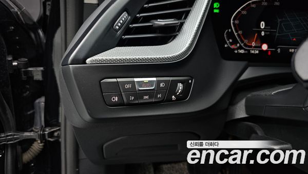 BMW 1 Series 2022, фото 29