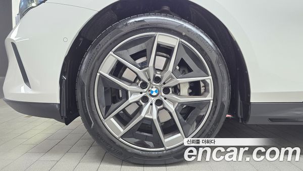 BMW 5 Series 2026, фото 4