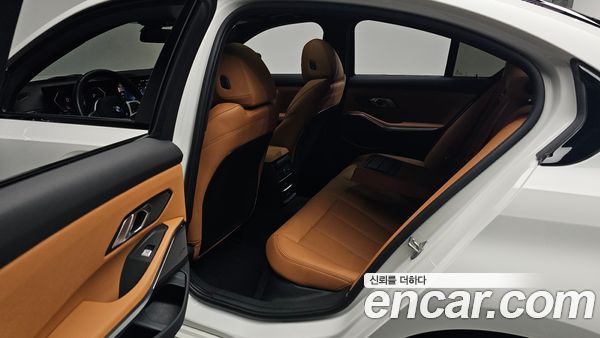 BMW 3 Series 2024, фото 15