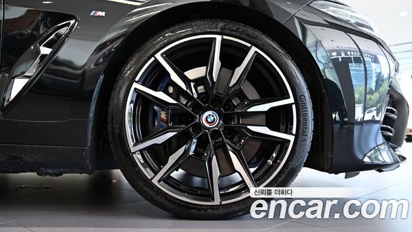 BMW 8 Series 2023, фото 5