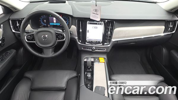 Volvo V90 2025, фото 9