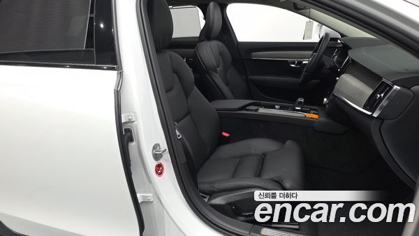 Volvo V90 2025, фото 17