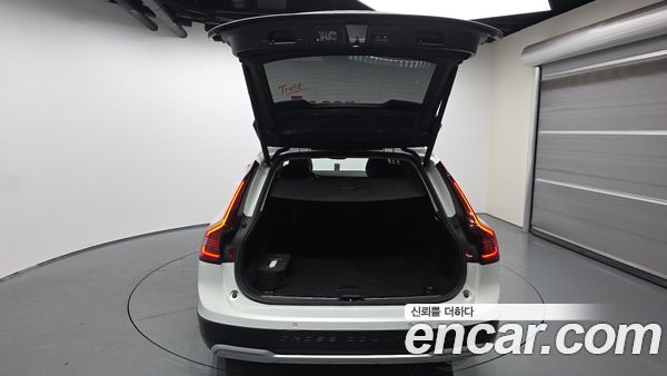 Volvo V90 2025, фото 25