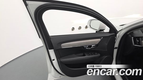 Volvo V90 2025, фото 13