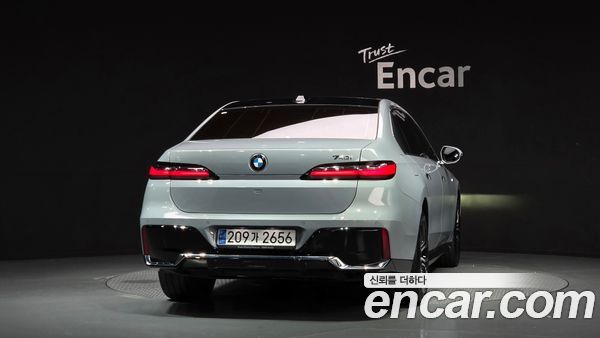 BMW 7 Series 2023, фото 4