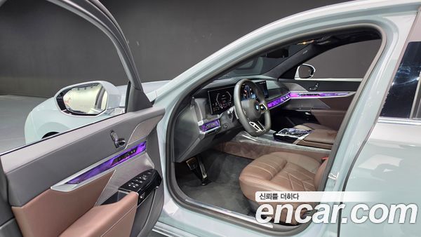 BMW 7 Series 2023, фото 9