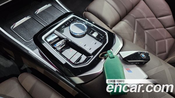 BMW 7 Series 2023, фото 13