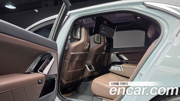 BMW 7 Series 2023, фото 16