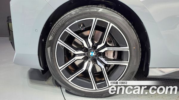 BMW 7 Series 2023, фото 19