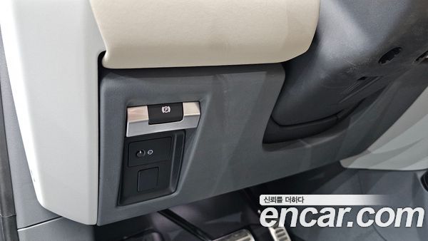 Land Rover Defender 2020, фото 19