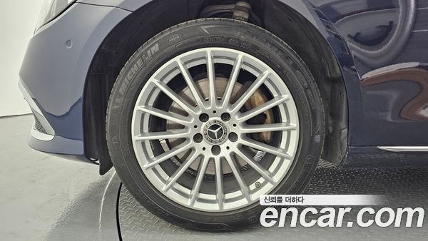 Mercedes-Benz E-Class 2021, фото 5