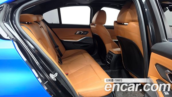 BMW 3 Series 2024, фото 16