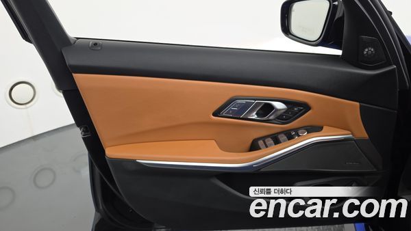 BMW 3 Series 2024, фото 14