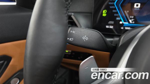 BMW 3 Series 2024, фото 28