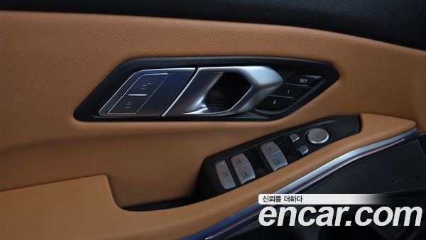 BMW 3 Series 2024, фото 29