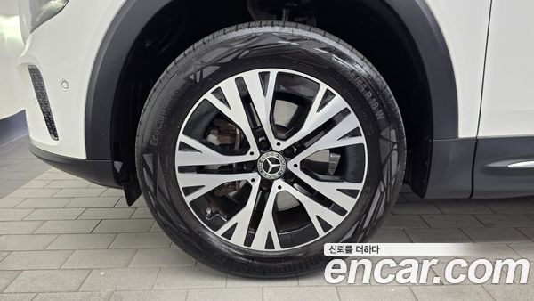 Mercedes-Benz GLB 2024, фото 5