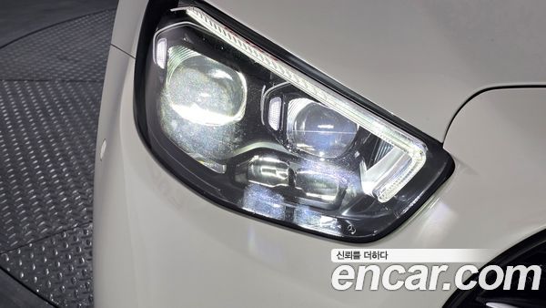 Mercedes-Benz E-Class 2023, фото 8