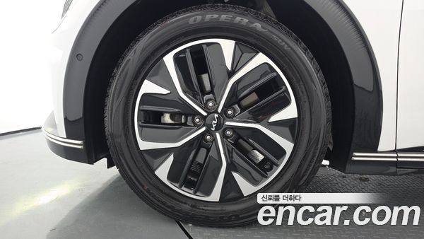 Kia EV6 2023, фото 5
